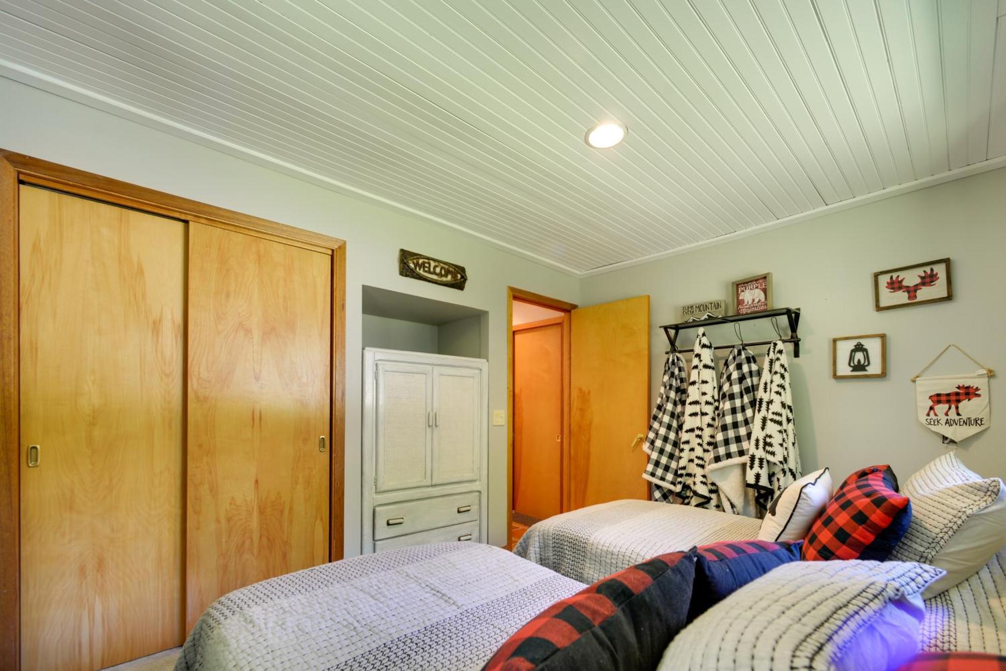 Wilmington Retreat With Deck, Lake Views And Game Room Kültér fotó
